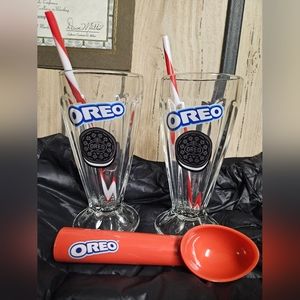 Oreo Milkshake Glasses Set with Straws and Scoop